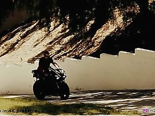 vampire girl lianna lawson survives sneaky