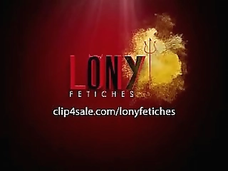 straigth curisou fucking by 2 shemale latinas