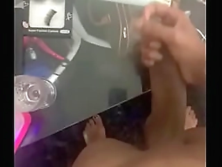 vom ausziehen bis zum anziehen - wichsvorlage einer shemale