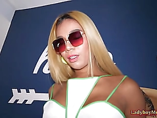 thai shemale dara gives mouth and ass fucked