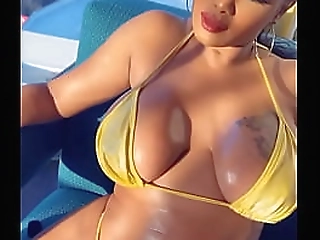 gorgeous tgirl cassia carvalho sucks pecker and does doggystyle