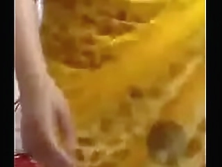 skinny white shemale jenny flowers pissing in the bath tub