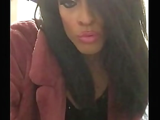 sexy latina slut twerking her ass. touring around uk