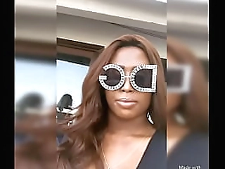 beebee loves to play with herself