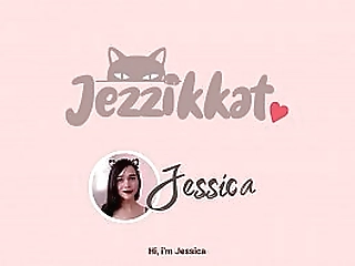 cute trans likes to fantasize while she plays with her dildo - jezzikkat