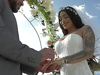 ts bride eva maxim barebacked by a guy