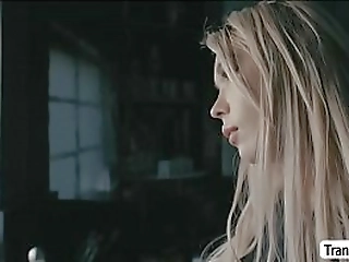 ts aubrey kate enjoys sucking dudes cock