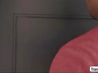 ts foxxy fucks muscled plumber draven