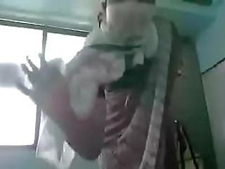 indian ojascrossy in saree